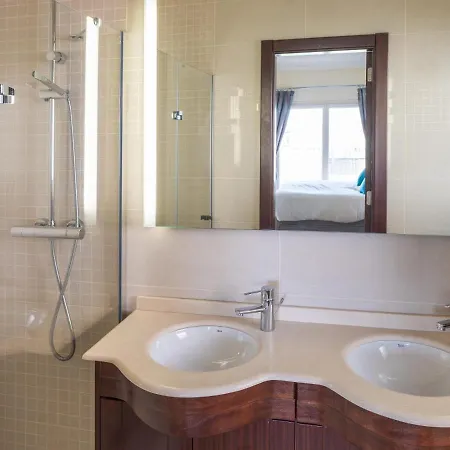 Luxury Wudas - Heated Pool, Bbq & Golf Area Holiday home *
