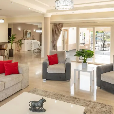 Luxury Wudas - Heated Pool, Bbq & Golf Area 펜션 *